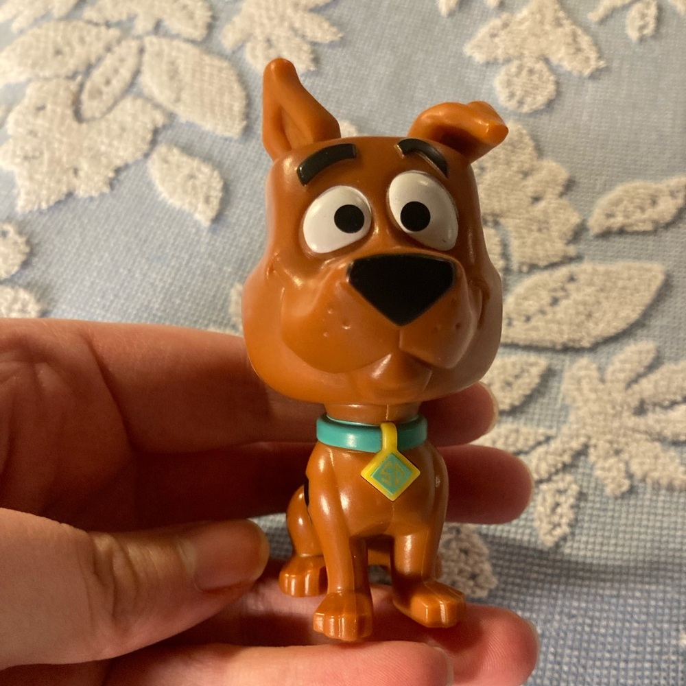 B1G2 - Scooby Doo Plastic Figure Bobblehead - Buy 1, Get 2 FREE